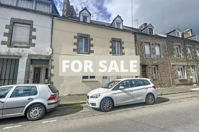 Town house for sale in Saint-James, Basse-Normandie, 50240, France