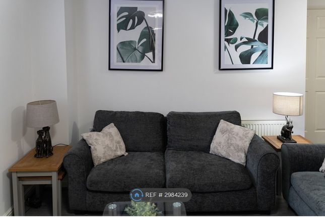 Hatfield Close, Corby photo 3