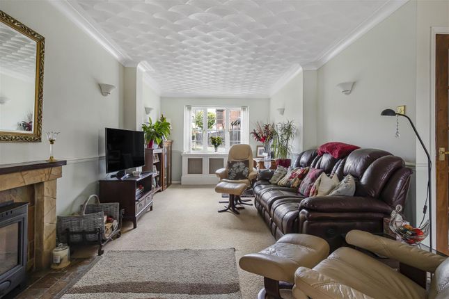 32, Roman Way, Haverhill photo 2