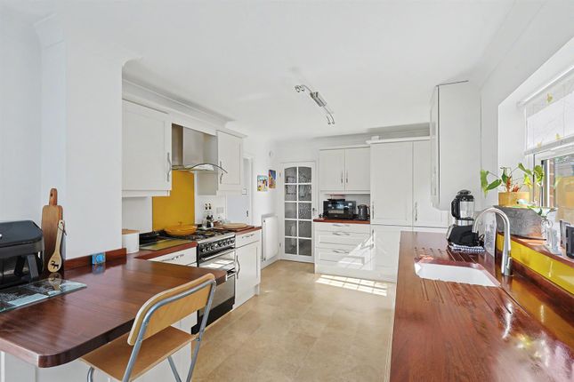 8, Eastview Drive, Rayleigh photo 4