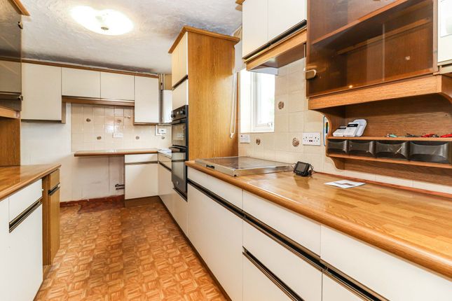 21 Beechfield, Kings Langley photo 4