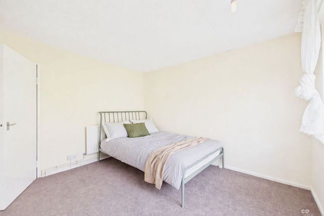 4-bed flat on 276 Selsfield Drive, Brighton, £2,427/mo