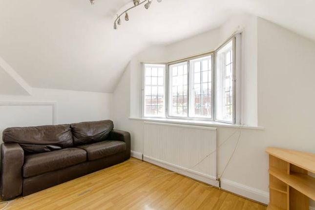 Flat to rent in Great North Road, Barnet