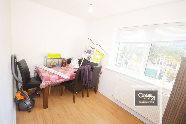54a,, Swift Gardens, SOUTHAMPTON photo 3