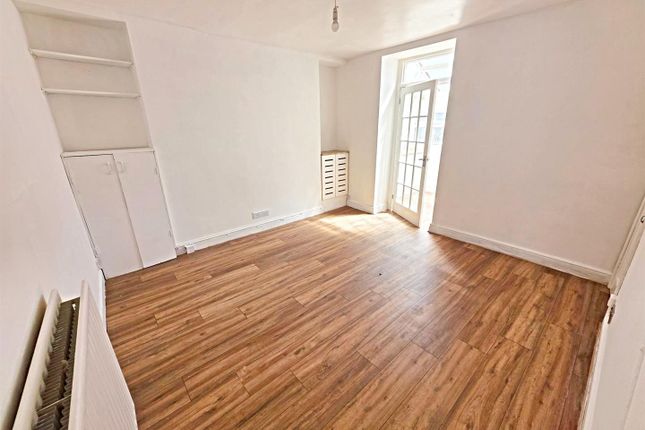 7, Vaughan Street, Pontypridd photo 4