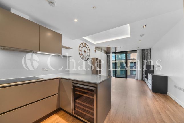 Flat 502, (37), Cashmere House, Goodman's Fields, Aldgate photo 3