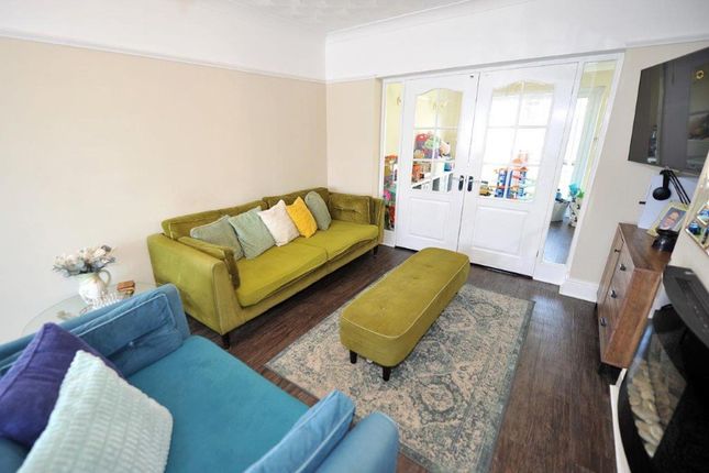 16 Elsinore Avenue, Manchester photo 2