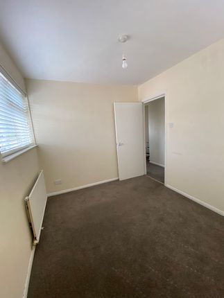 178a, Coulsdon Road, Caterham photo 4