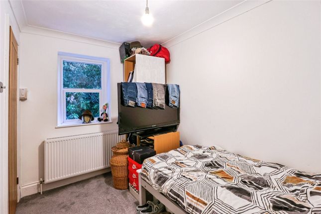 Flat 4, The Gatehouse, 2, Durrant Road, Dorset photo 4