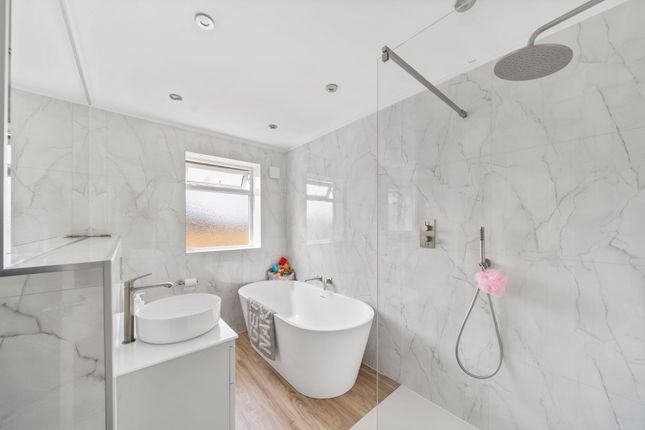 205 Tithebarn Road, Wigan photo 4