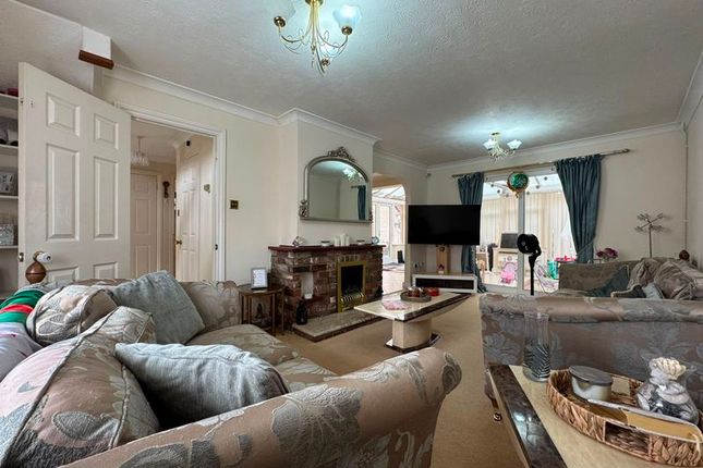 7, Snowford Close, Luton photo 2