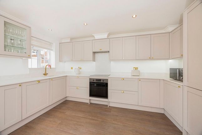 256 Malkin Drive, Harlow photo 4
