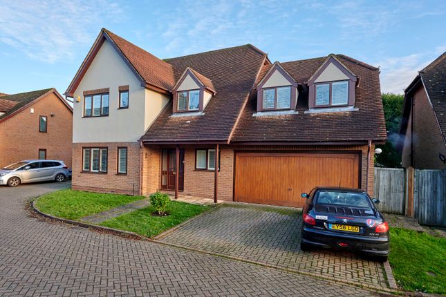 Detached house to rent in Brinklow Court, St. Albans, Hertfordshire