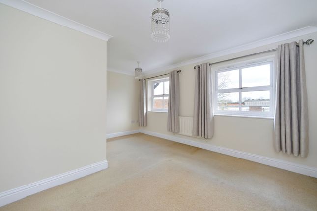 2 Birchwood The Common, Cranleigh photo 5