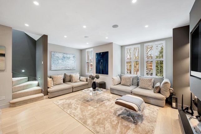 48, Little Ealing Lane, London photo 2