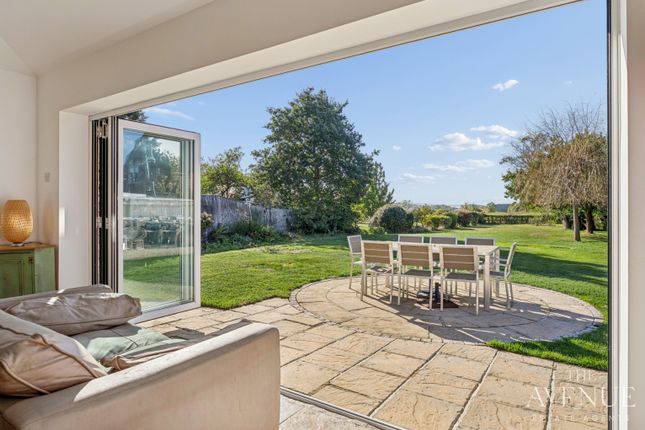 4-bed detached on Beggarsbush Hill, Wallingford, £1,000,000
