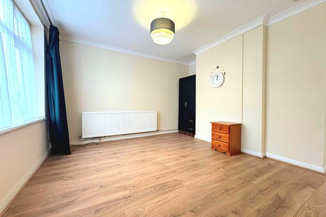 173, Carmelite Road, Harrow photo 2