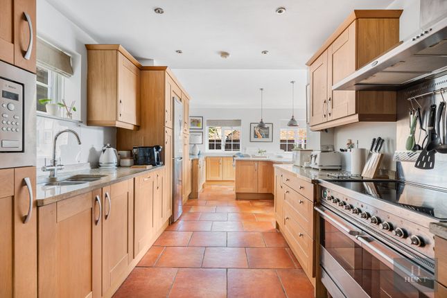 33, Thame Road, Aylesbury photo 4