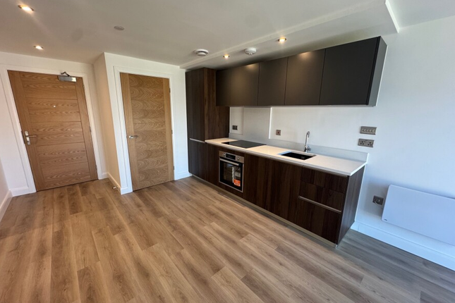 28, Leeds photo 2