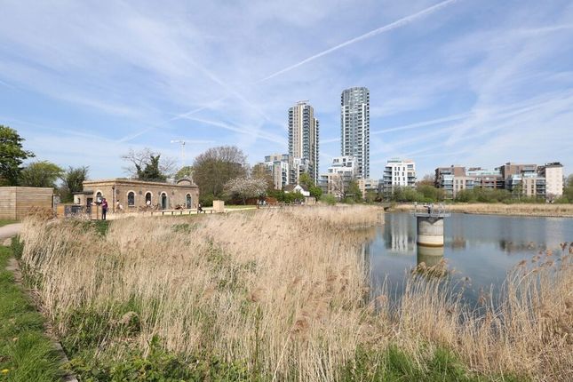 Flat for sale in Residence Tower, Woodberry Grove