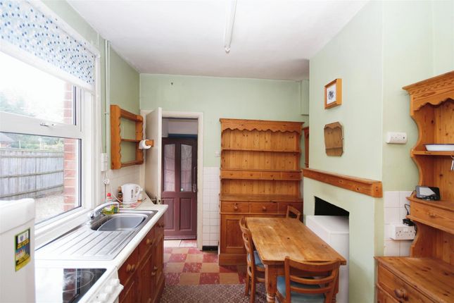 Cottage for sale in The Terrace, Knowl Hill, Reading