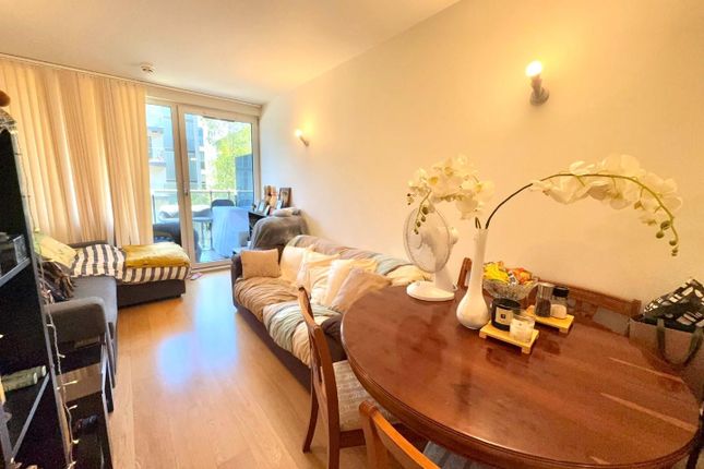 Flat 422, Vantage Building, Station Approach, Hayes photo 3