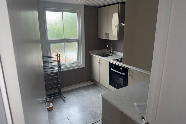 20, Eastfield Road, SLOUGH photo 4