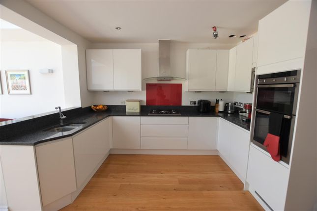 37, Williams Grove, Surbiton photo 5