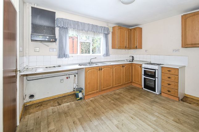 Beake Avenue, Coventry photo 3