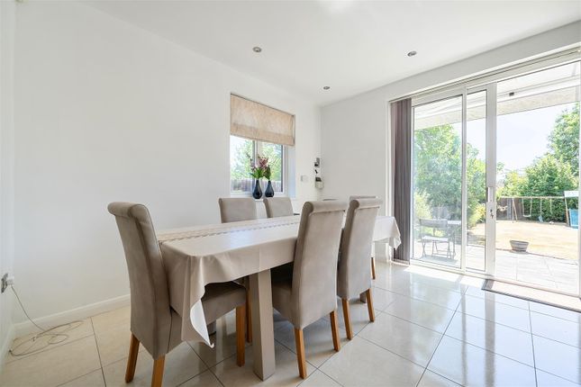 102, Tolcarne Drive, Pinner photo 4
