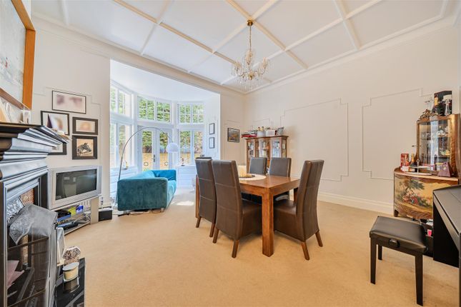 Apartment 5 Rosscommon, 34, Brackendale Road, Surrey photo 4