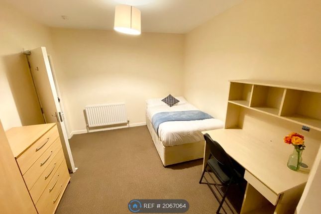 Room to rent in De Beauvoir Road, Reading