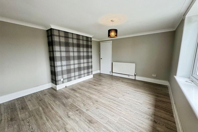 10F, Waulking Mill Road, Faifley,, Clydebank photo 2