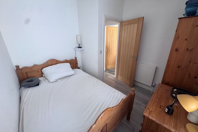 10, Albert Street, Llanelli photo 5