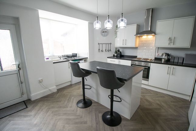 18, Ivy Grove, Bolton photo 5