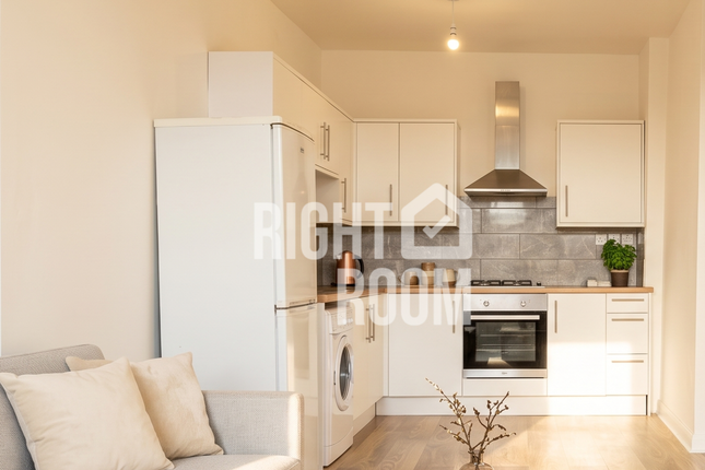 Flat 11, Madina House, Luton photo 4