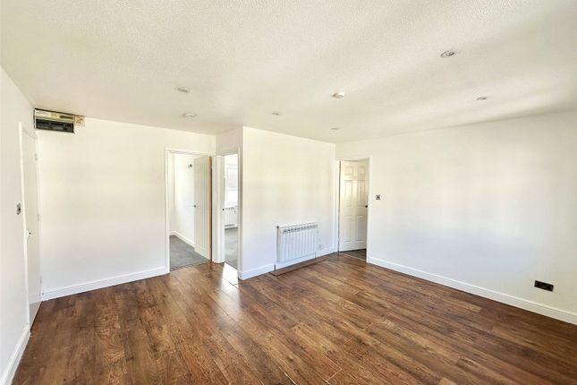 Flat 3F Chestnut House,, Knoll Park, Burnham-on-Sea photo 2