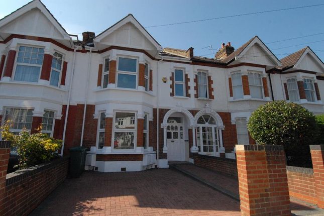 Thumbnail Flat to rent in Granville Road, Southfields