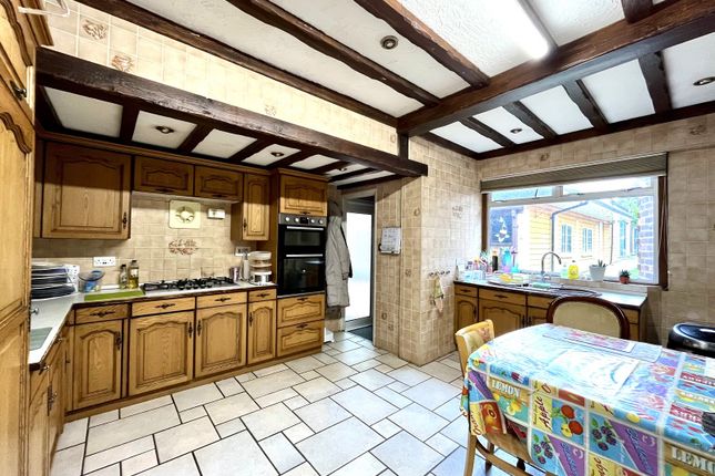 11, Leatherhead Road, Chessington photo 3