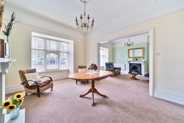 30, Kent Road, East Molesey photo 3