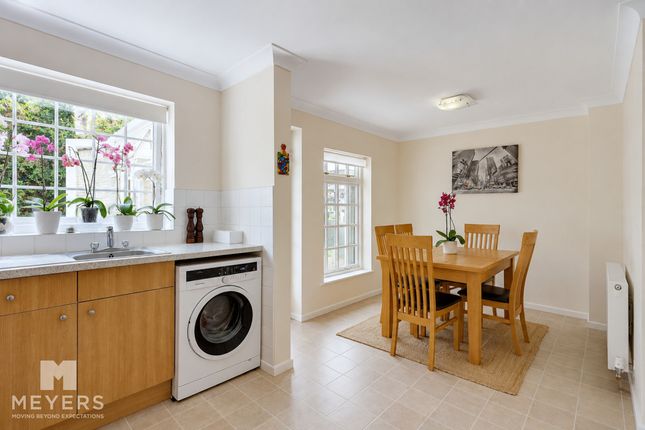 15, Farwell Close, Christchurch photo 5