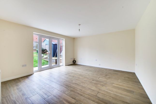 16 Meadowbank Avenue, Sandbach photo 3