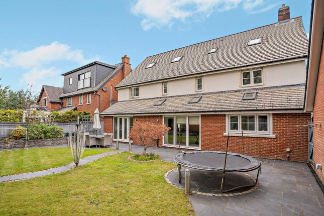 21, Ty Gwyn Gardens, Cardiff photo 2