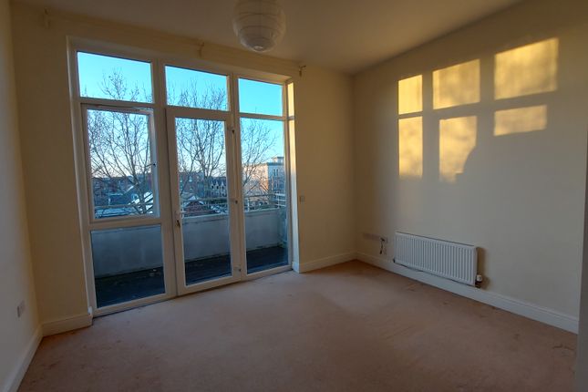 Thumbnail Flat to rent in Korda Close, Borehamwood