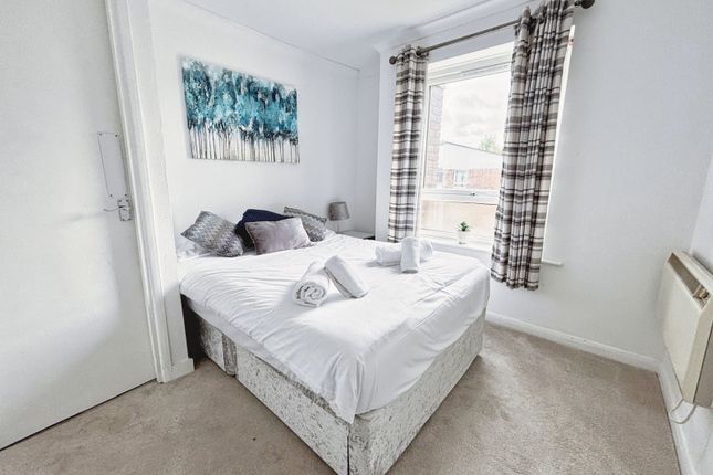 48, Longbridge Road, Surrey photo 4
