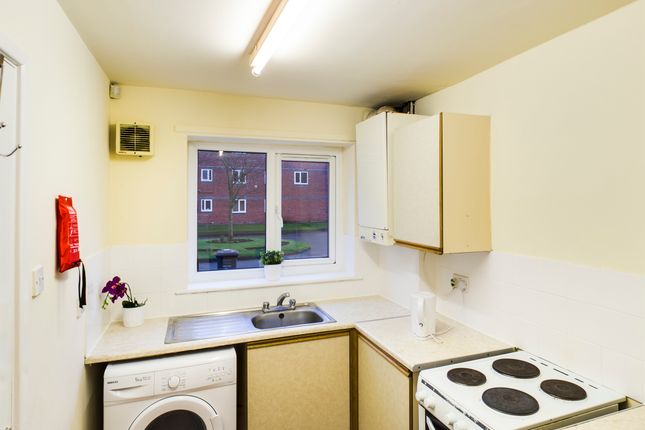 15, Pluto Close, Salford photo 3