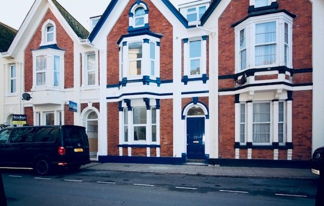 Flat to rent in Northumberland Place, Teignmouth