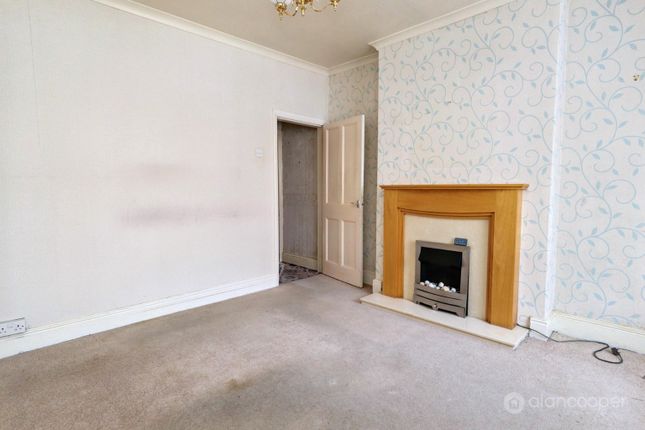 58 Earls Road, Nuneaton, Warwickshire photo 3