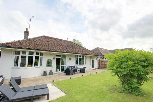 Thumbnail Detached house for sale in Dundale Road, Tring