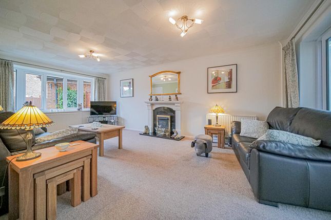21, St. Athan Close, Melksham photo 4